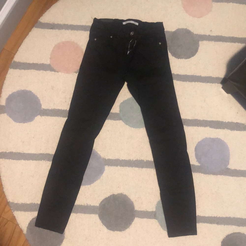 Black fitted Zara jegging-like pants